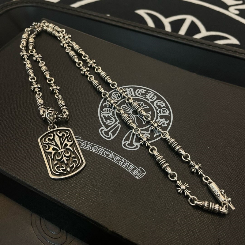 Ch*0me He**ts necklaces